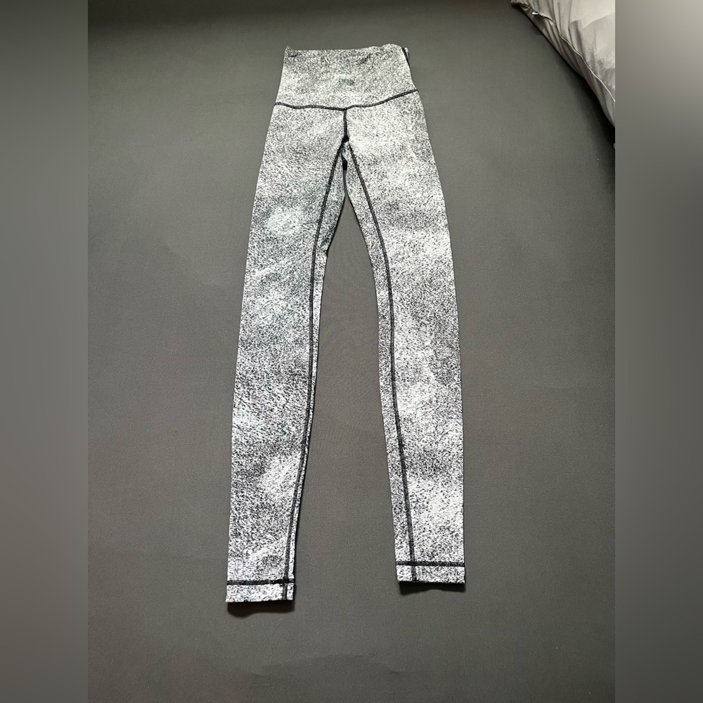 Lululemon Wunder Under Leggings 28”